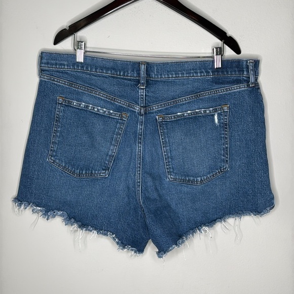 Abercrombie & Fitch The High Rise Mom Short 4" Inseam Denim Size 34/18 EUC - Picture 4 of 6